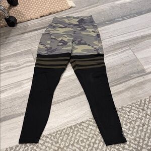 Bombshell sportswear Camouflage and Black Leggings